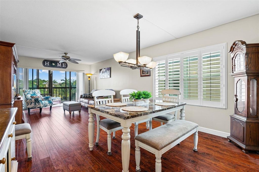 Image 11 of property listing at 635 30TH AVENUE W F 401, Bradenton, FL 34205