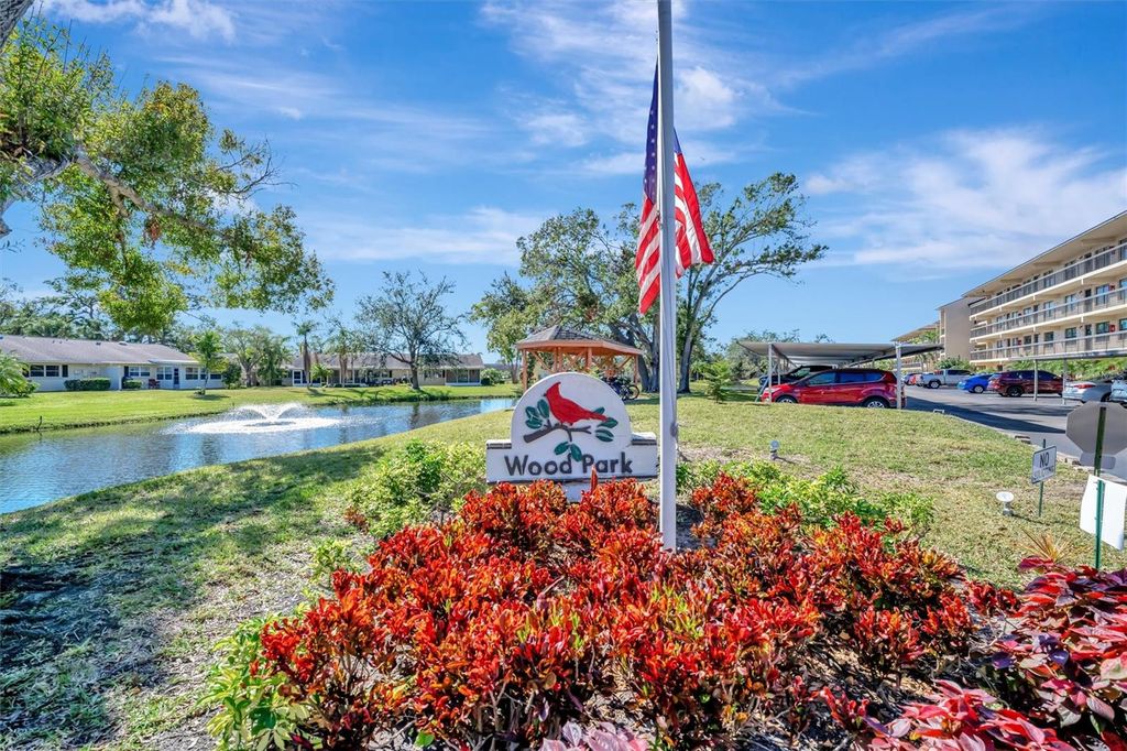 Image 39 of property listing at 635 30TH AVENUE W F 401, Bradenton, FL 34205