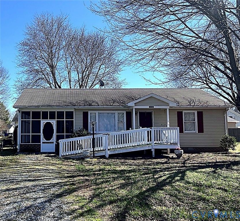 1134 Tanyard Dr, Tappahannock, VA 22560