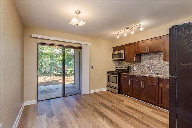 427 6TH AVENUE NE, Largo, FL 33770