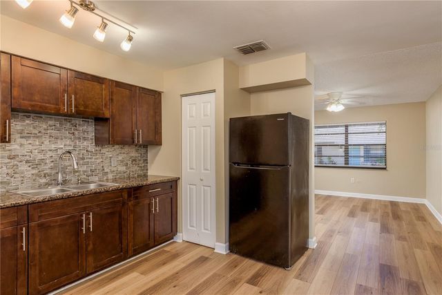 427 6TH AVENUE NE, Largo, FL 33770