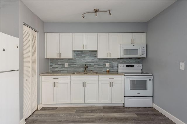 427 6TH AVENUE NE, Largo, FL 33770