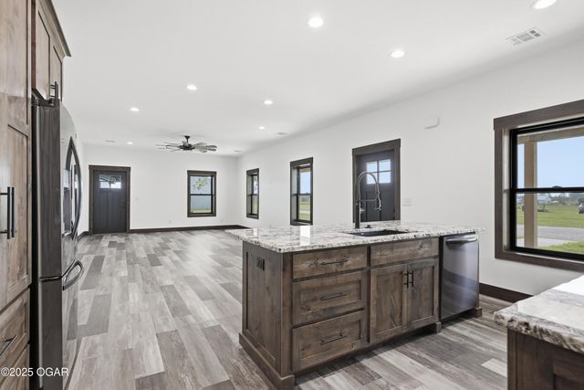 11982 Gaiety Lane, Carthage, MO 64836