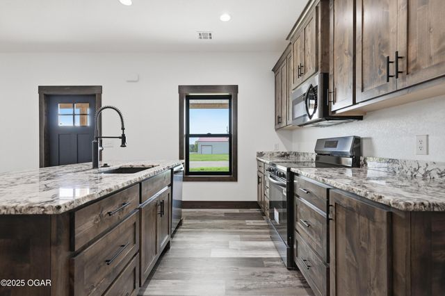 11982 Gaiety Lane, Carthage, MO 64836