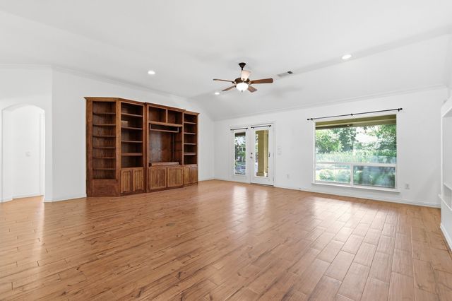 10509 Cascade Drive, Denton, TX 76207