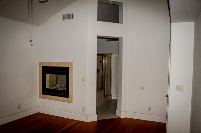 2027 E Eclipse Avenue, Fresno, CA 93720