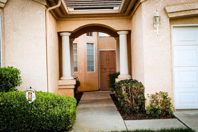 2027 E Eclipse Avenue, Fresno, CA 93720