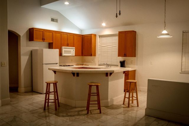 2027 E Eclipse Avenue, Fresno, CA 93720