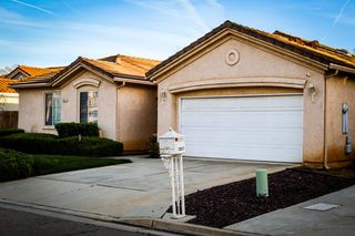 2027 E Eclipse Avenue, Fresno, CA 93720