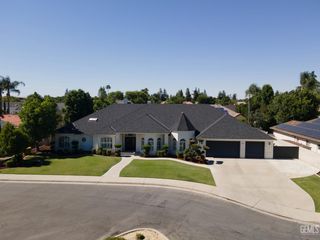 9100 Saint Cloud Lane, Bakersfield, CA 93311