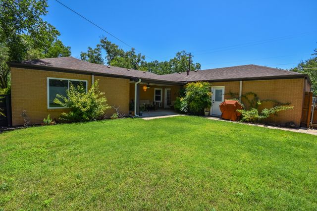 1404 S China, Brady, TX 76825