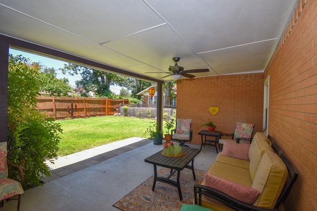 1404 S China, Brady, TX 76825