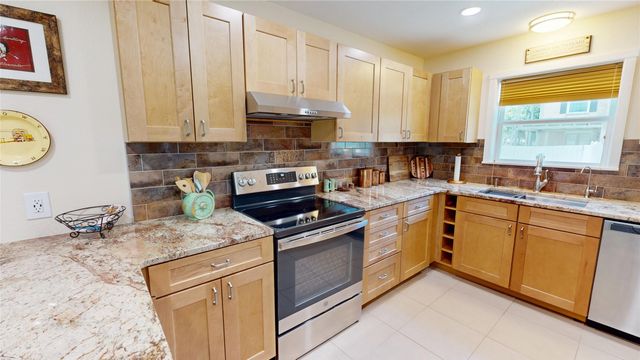 1404 S China, Brady, TX 76825