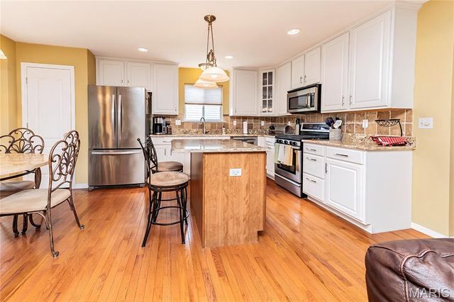 543 Coachgate Court, Ballwin, MO 63021