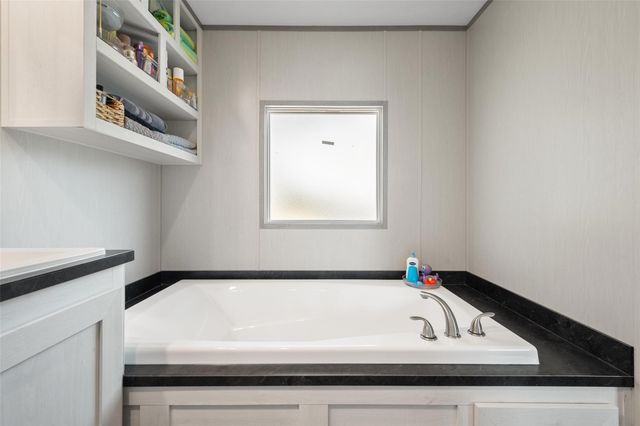 421 S Garitty Street, Frost, TX 76641
