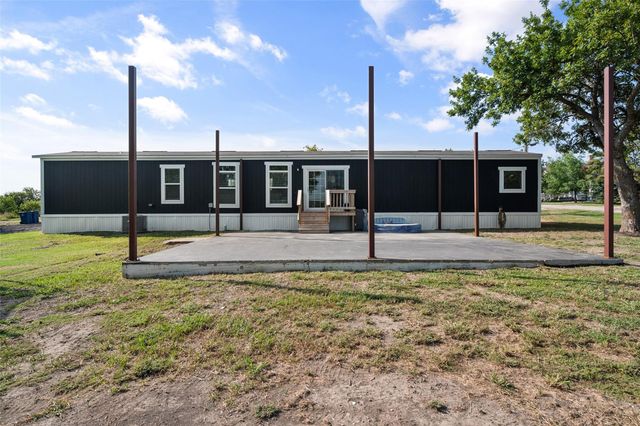 421 S Garitty Street, Frost, TX 76641
