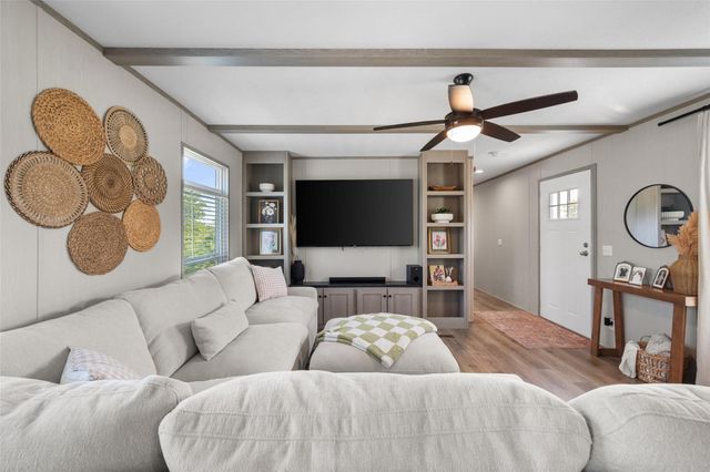 421 S Garitty Street, Frost, TX 76641