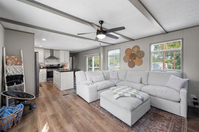 421 S Garitty Street, Frost, TX 76641