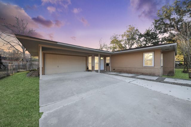 1215 Courtney Drive, Richmond, TX 77469