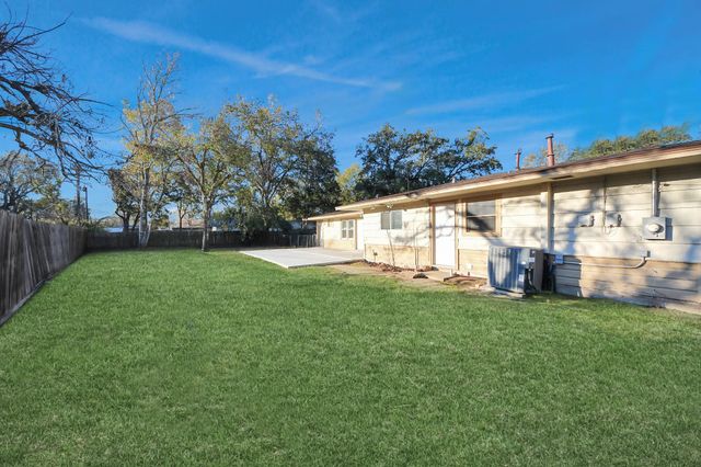 1215 Courtney Drive, Richmond, TX 77469