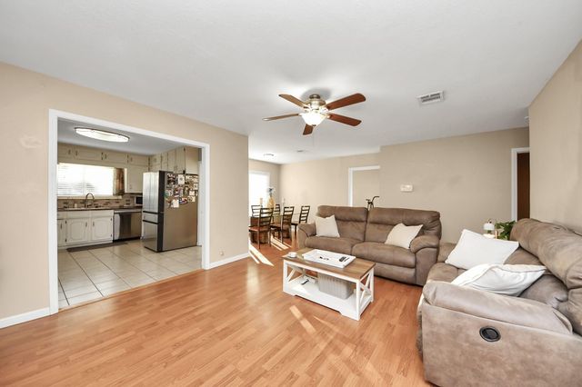 1215 Courtney Drive, Richmond, TX 77469