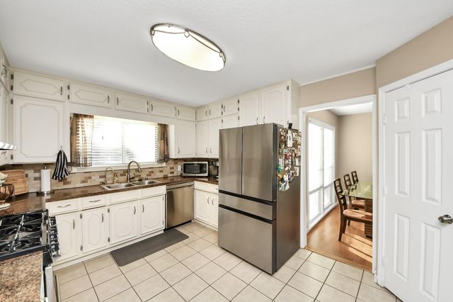 1215 Courtney Drive, Richmond, TX 77469