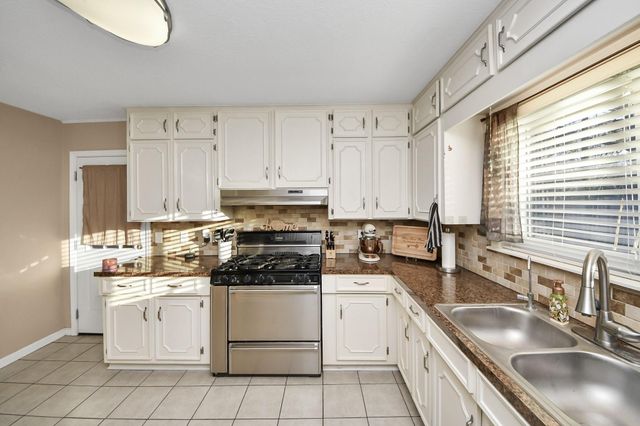 1215 Courtney Drive, Richmond, TX 77469