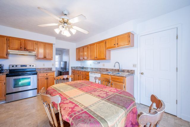 604 Surrey DR, Huddleston, VA 24104