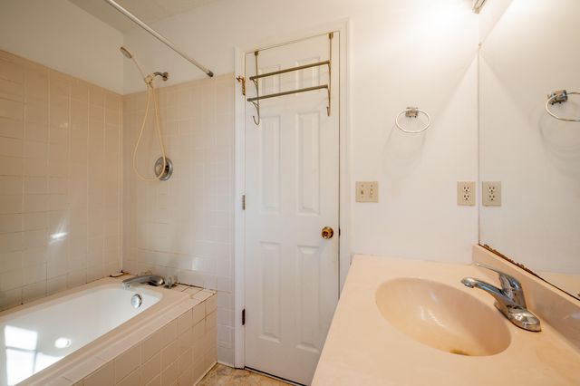 604 Surrey DR, Huddleston, VA 24104