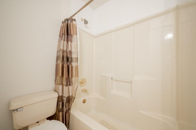 604 Surrey DR, Huddleston, VA 24104