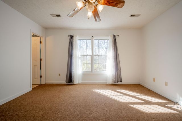 604 Surrey DR, Huddleston, VA 24104