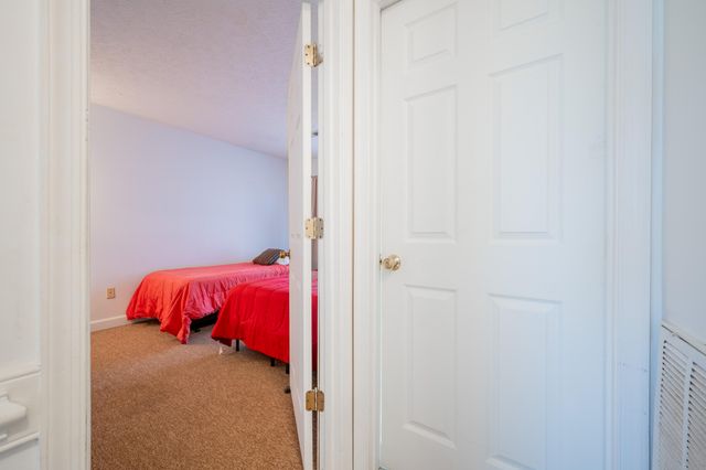 604 Surrey DR, Huddleston, VA 24104