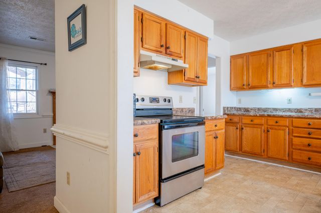 604 Surrey DR, Huddleston, VA 24104