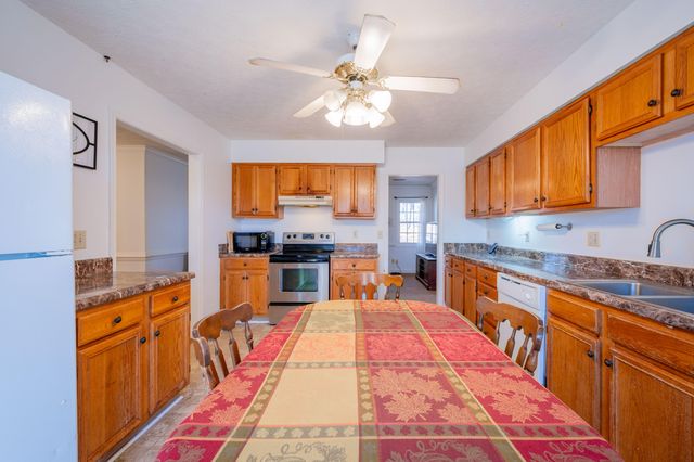 604 Surrey DR, Huddleston, VA 24104