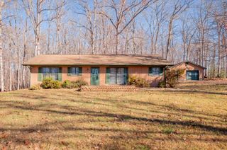 604 Surrey DR, Huddleston, VA 24104