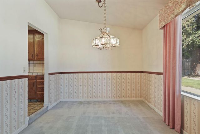 872 Dorchester Cir, Lodi, CA 95240