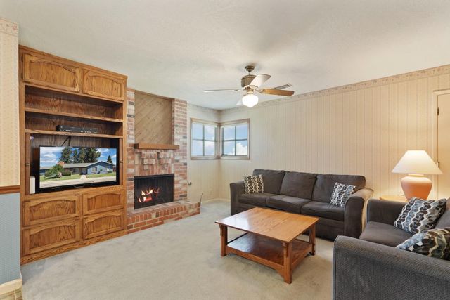 872 Dorchester Cir, Lodi, CA 95240