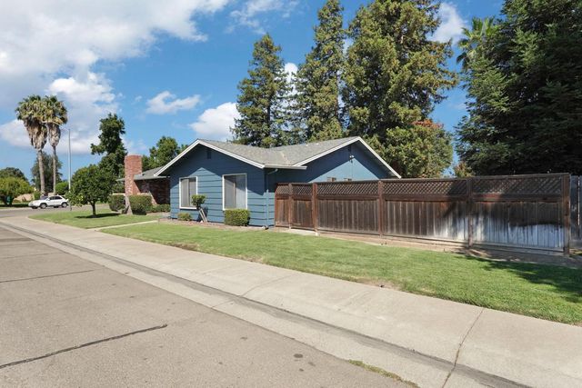 872 Dorchester Cir, Lodi, CA 95240