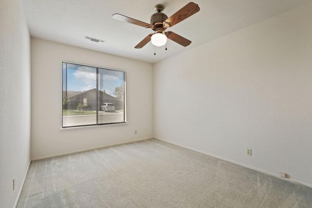 872 Dorchester Cir, Lodi, CA 95240