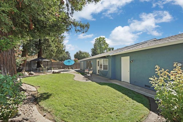 872 Dorchester Cir, Lodi, CA 95240