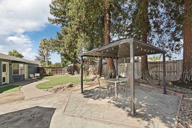 872 Dorchester Cir, Lodi, CA 95240