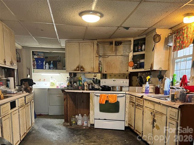 48 Mckinnish Cove Drive, Asheville, NC 28806