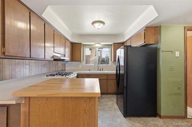 6525 Norton Drive, Troy, MI 48085