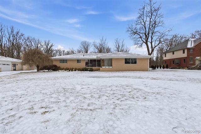 6525 Norton Drive, Troy, MI 48085