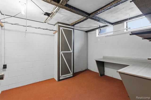 6525 Norton Drive, Troy, MI 48085