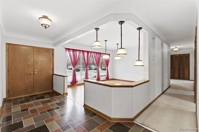 6525 Norton Drive, Troy, MI 48085