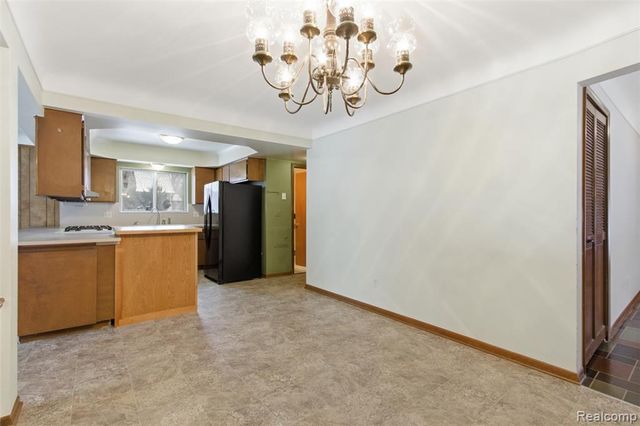 6525 Norton Drive, Troy, MI 48085