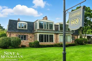 669 N Riverside Avenue, St Clair, MI 48079