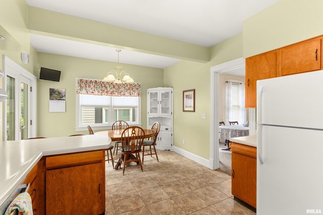 403 W ADAMS Street, Washington, IL 61571