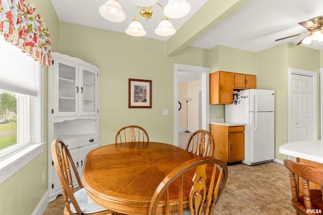 403 W ADAMS Street, Washington, IL 61571
